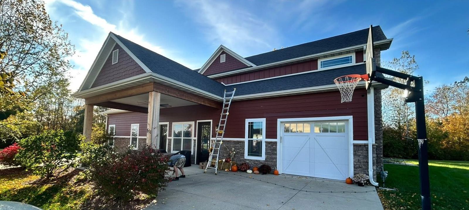 Craftsman home in daylight